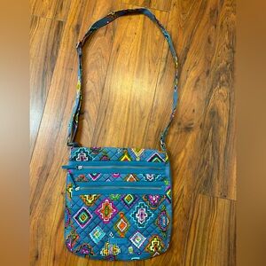 Vera Bradley purse. Crossbody. Southwest print. Zippers. Compartments. Cloth.